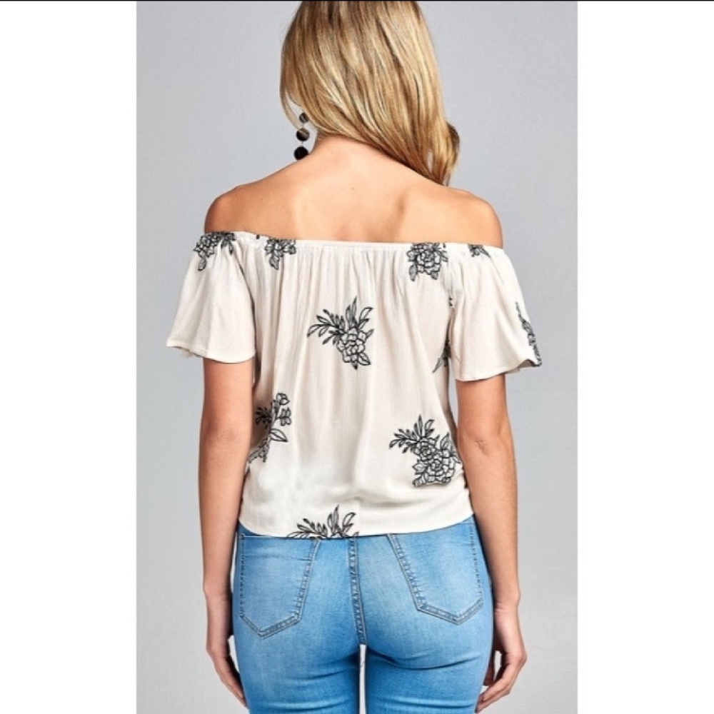 Nwt Cream Embroidered Off Shoulder Tie Top - Picture 2 of 5